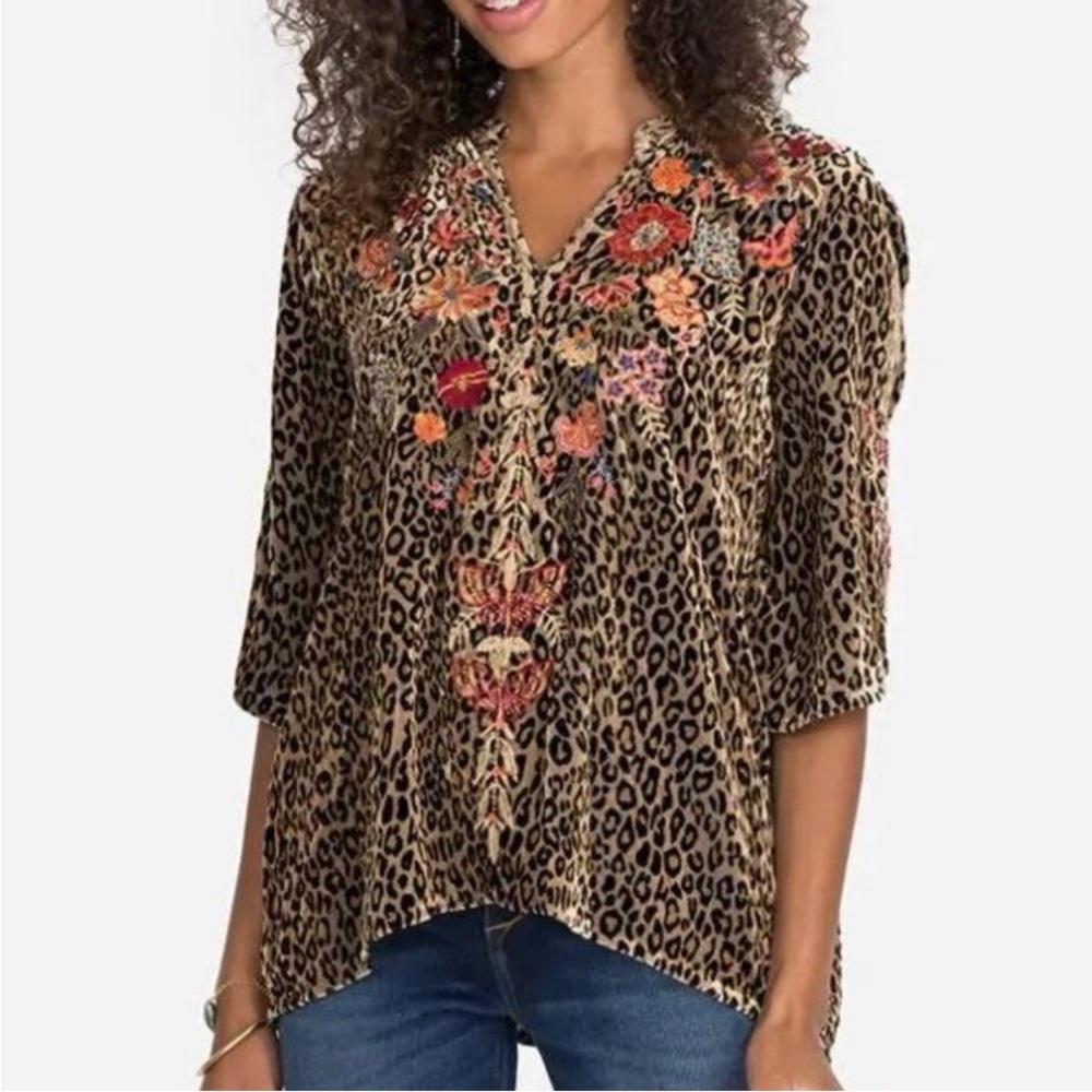 Johnny Was Women's Taline Easy V-Neck Top - size M